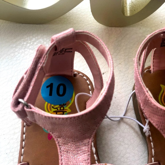 Little girls size 10 Pink embellished sandal NWOT - Picture 3 of 5